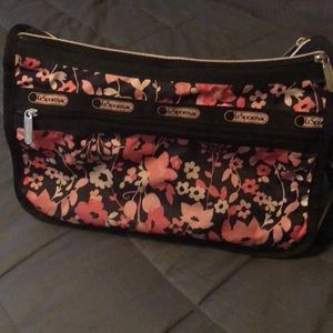 Lightweight LeSportsac shoulder/crossbody bag